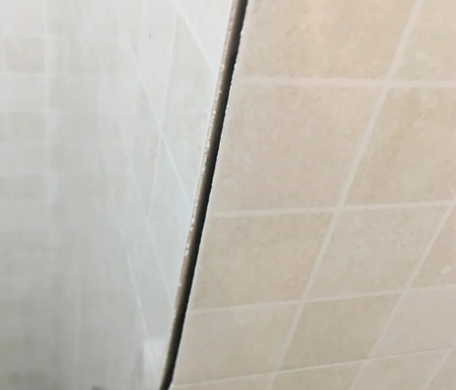 舞阳瓷砖空鼓维修公司分享阳台瓷砖脱落的修复过程可以分为以下几个步骤