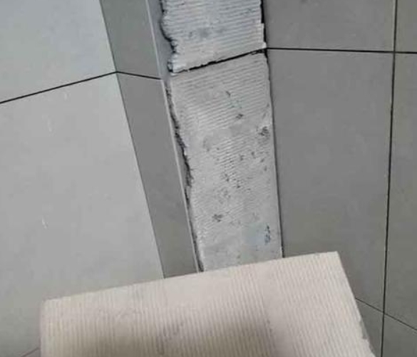 舞阳瓷砖空鼓维修公司分享下厨房瓷砖脱落的补救措施。
